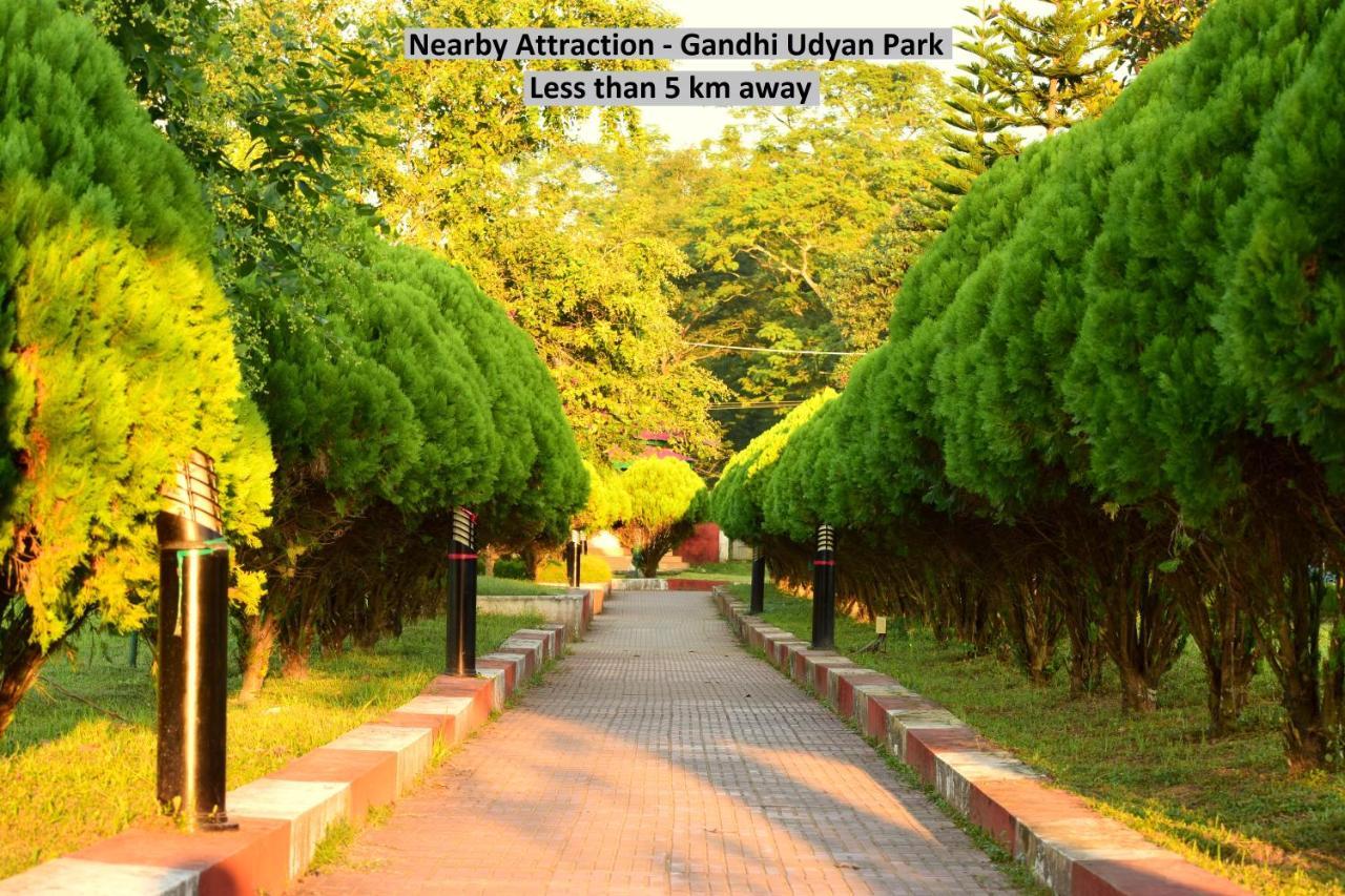 Townhouse Oak Hotel The Sudesh Raipur  Bagian luar foto