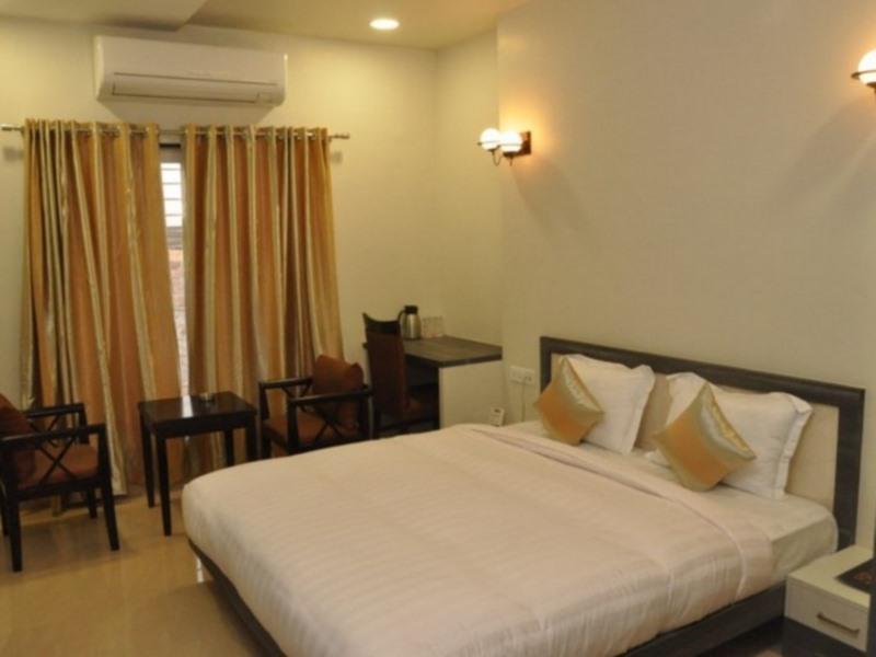 Townhouse Oak Hotel The Sudesh Raipur  Bagian luar foto